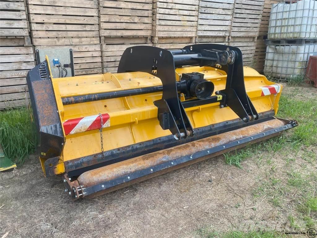 Müthing Farmer 300 Szárzúzók és fűkaszák
