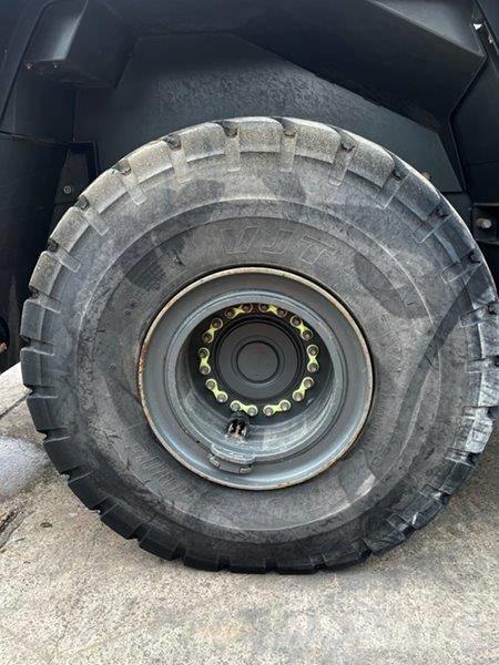 Liebherr L 566 Gumikerekes homlokrakodók