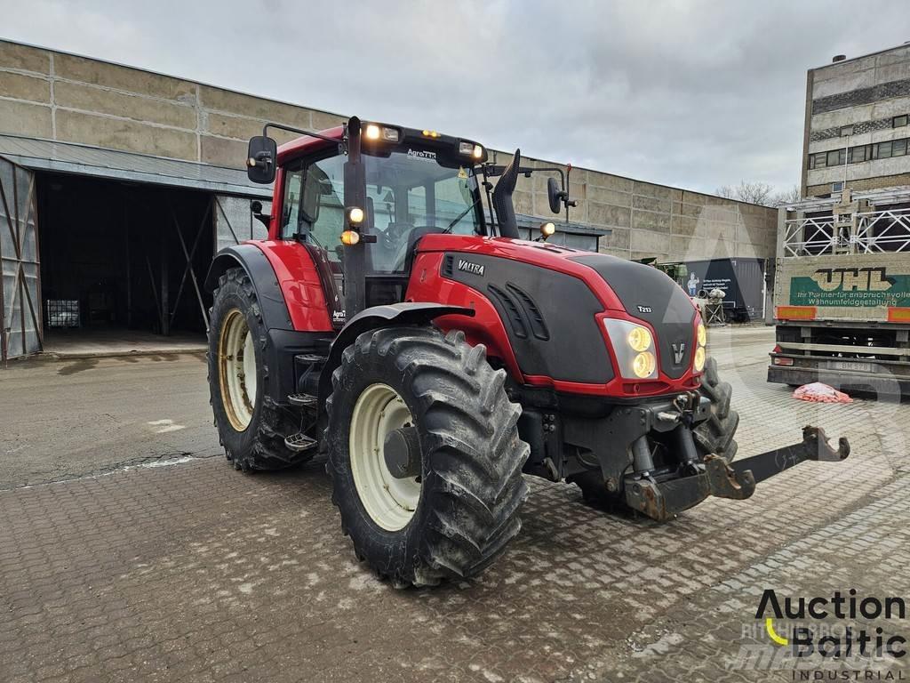 Valtra T213V Traktorok