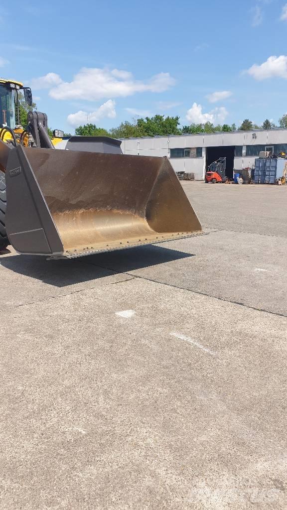 Volvo L 180 H Gumikerekes homlokrakodók