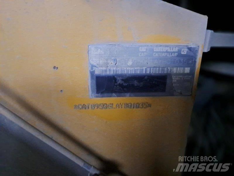 CAT 950 Gumikerekes homlokrakodók