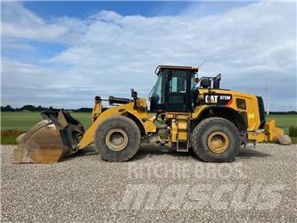 CAT 972 M Gumikerekes homlokrakodók
