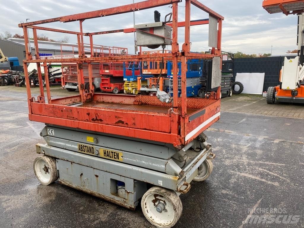 SkyJack SJ4620 Ollós emelők