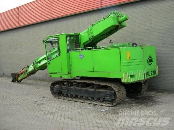  PL820R Speciális kotrók
