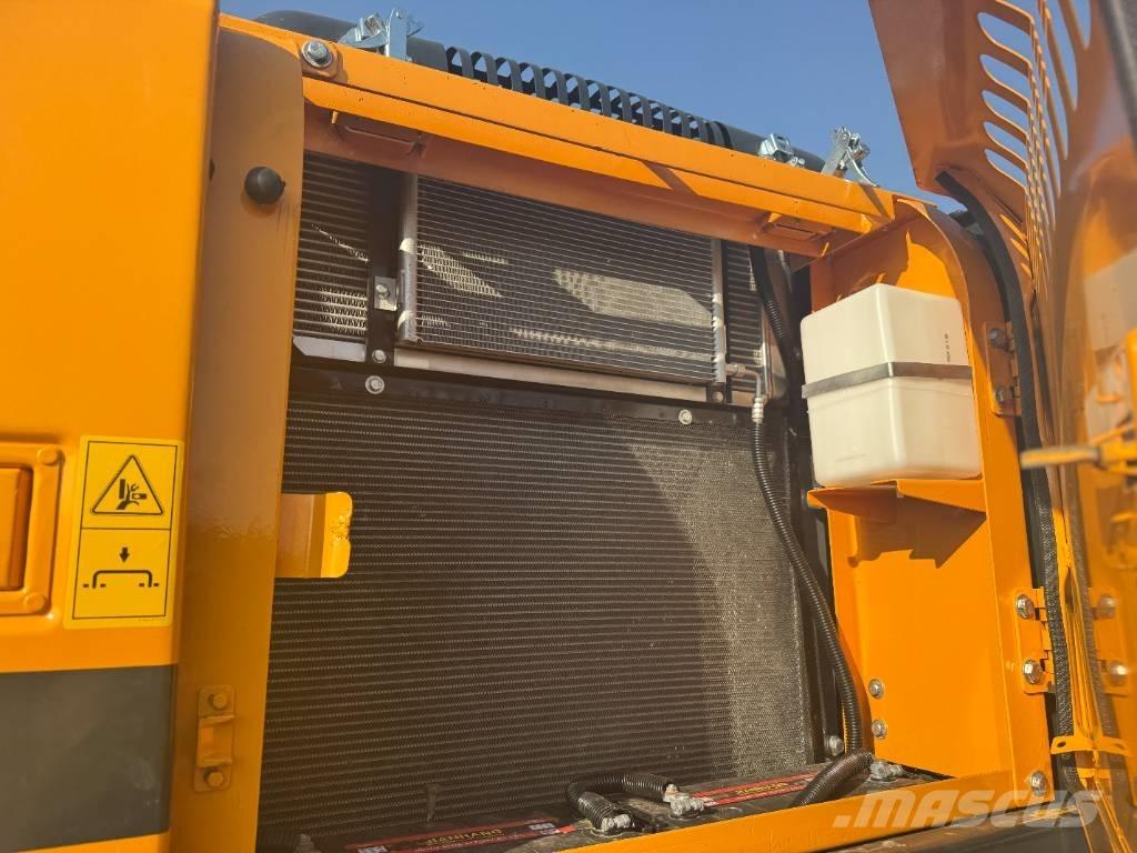 Hyundai HX 220 Lánctalpas kotrók