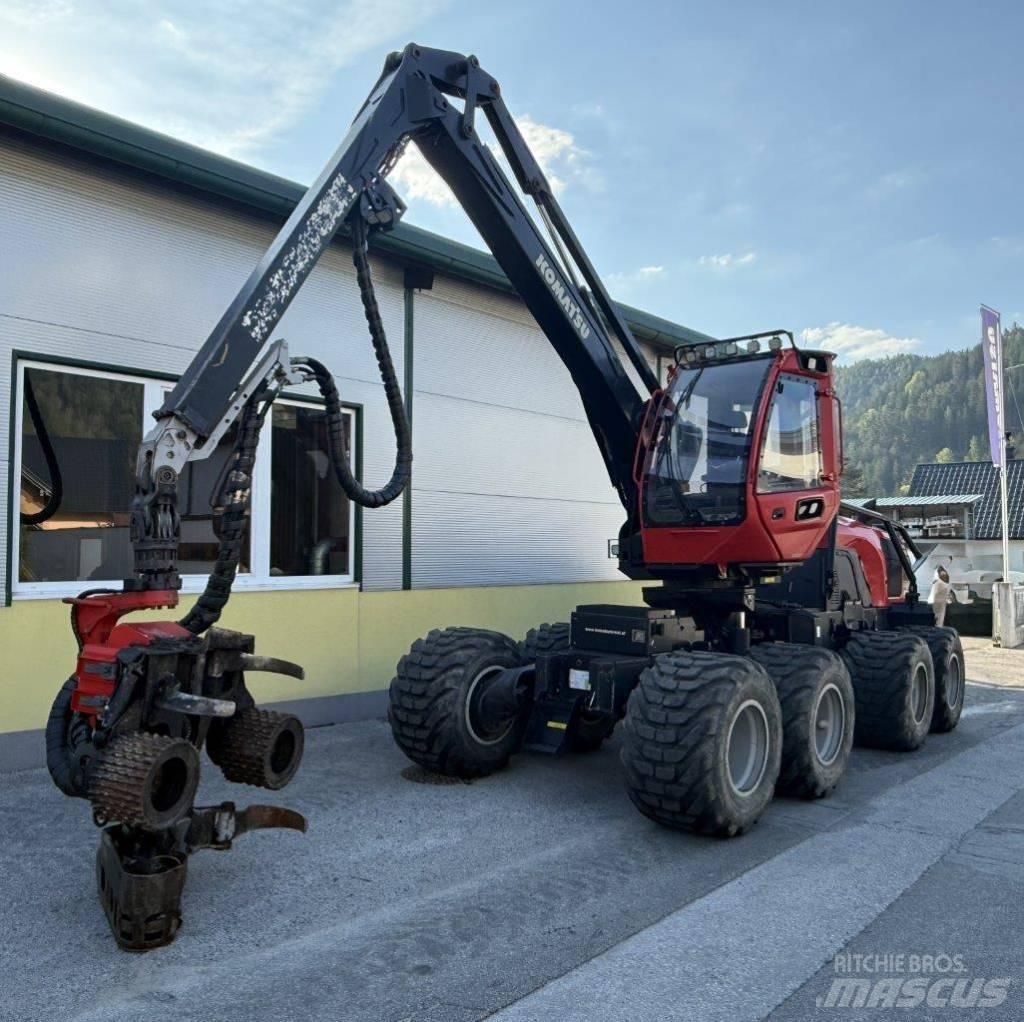 Komatsu 901 XC Betakarítók