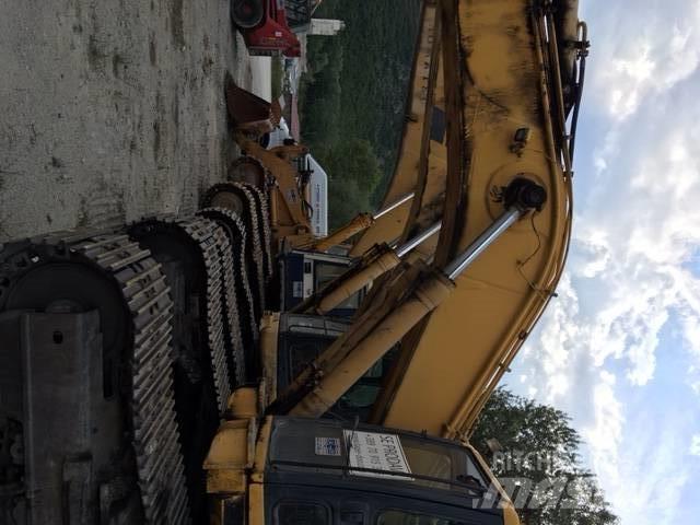 Komatsu 450 Lánctalpas kotrók