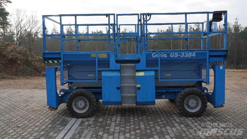 Genie GS3384 RT 4x4 Ollós emelők