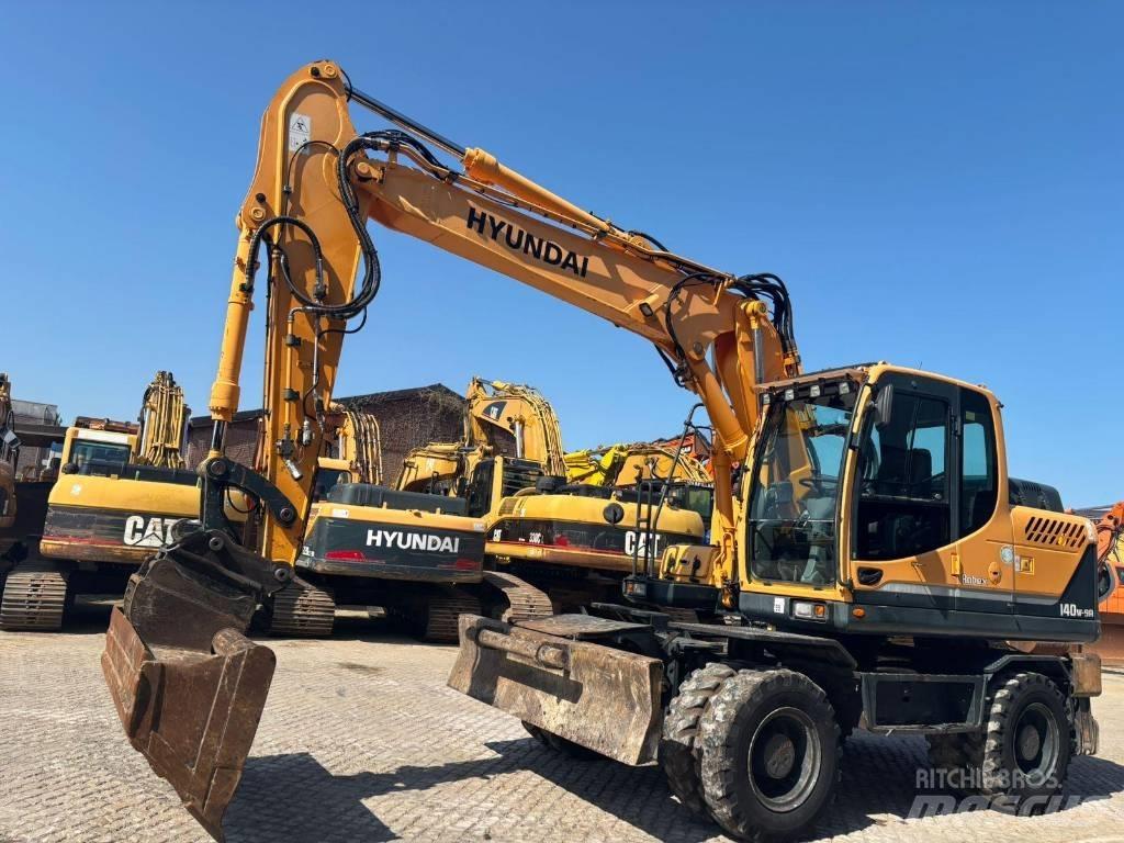 Hyundai 140W-9A Gumikerekes kotrók