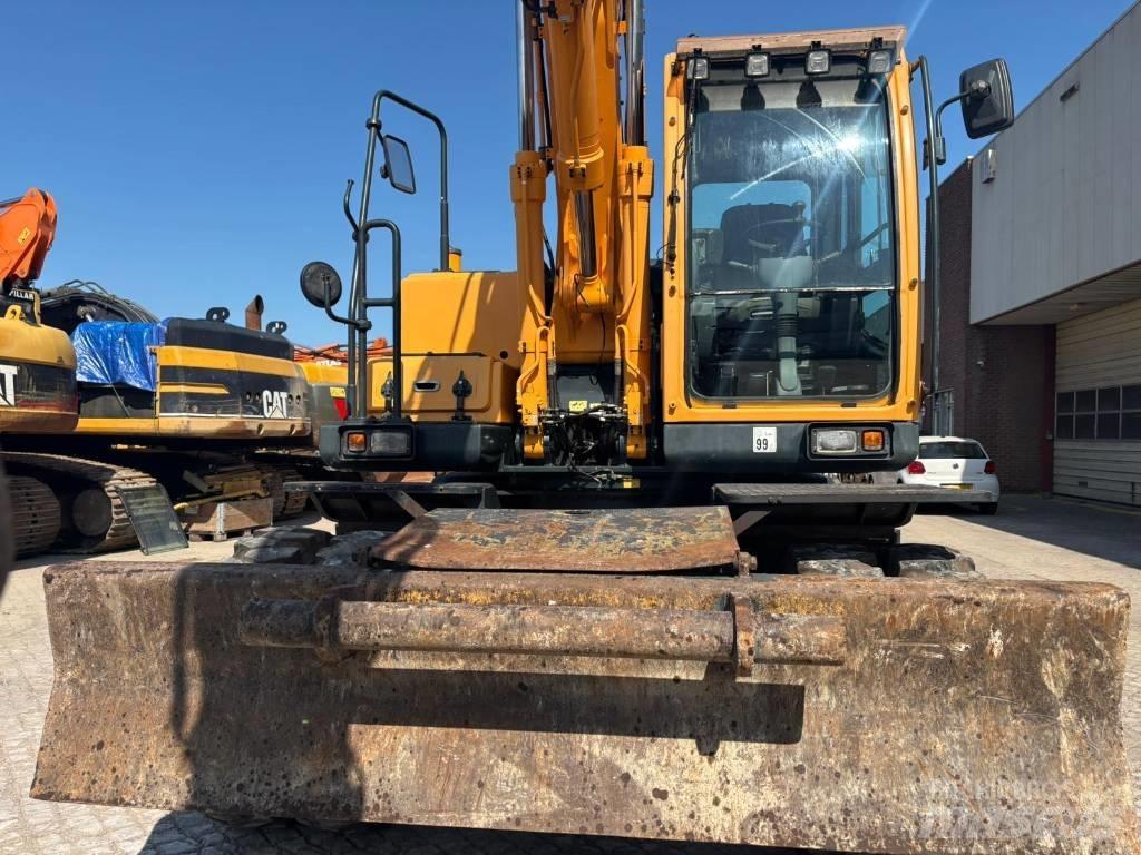 Hyundai 140W-9A Gumikerekes kotrók