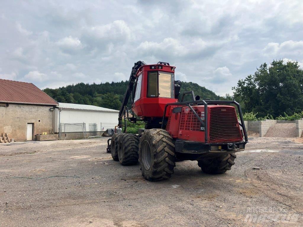 Komatsu 931.1 Betakarítók
