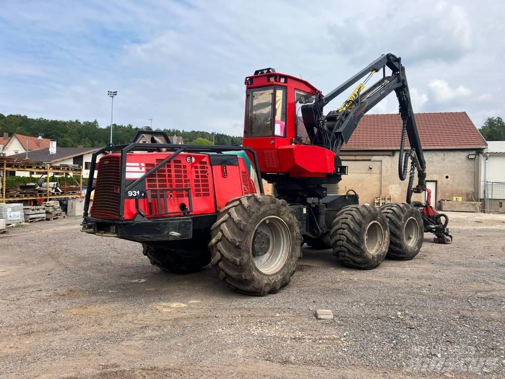 Komatsu 931.1 Betakarítók