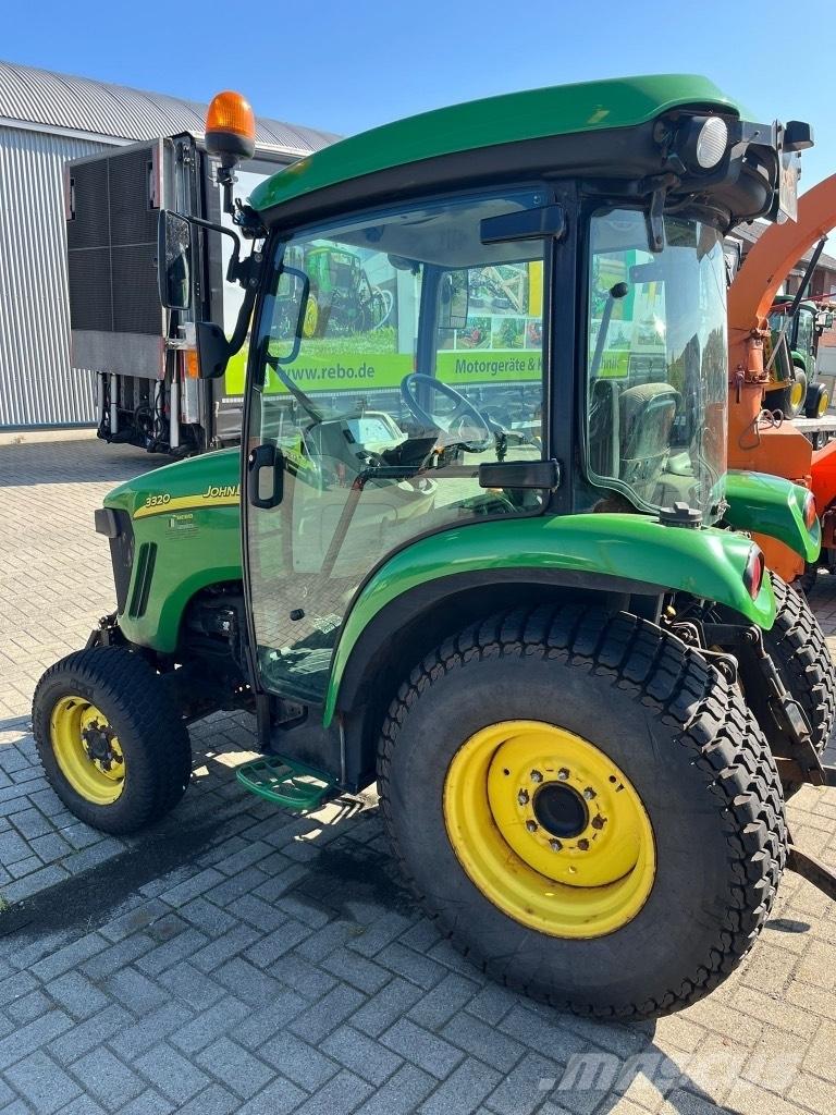 John Deere 3320 Kompakt traktorok