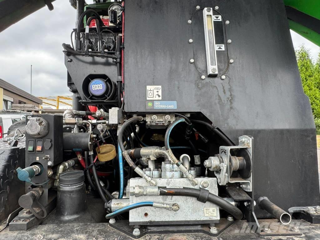 John Deere 1470 G Betakarítók