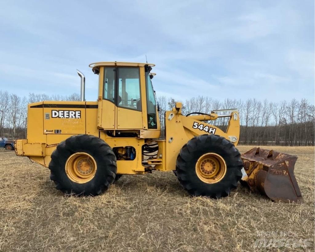 DEERE 544H Gumikerekes homlokrakodók