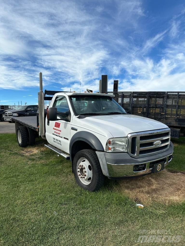 Ford F 550 XLT Platós / Ponyvás teherautók