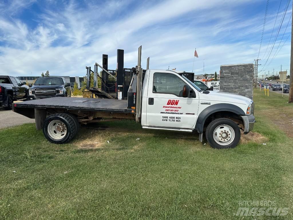 Ford F 550 XLT Platós / Ponyvás teherautók