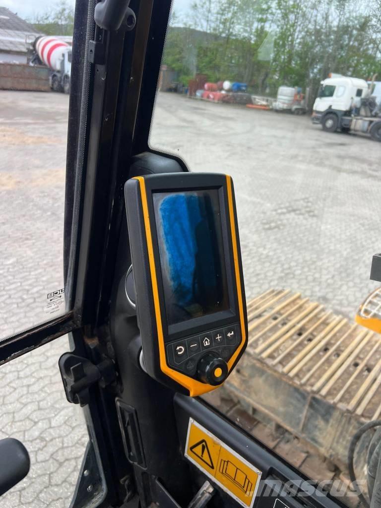 JCB JS 330 LC Lánctalpas kotrók