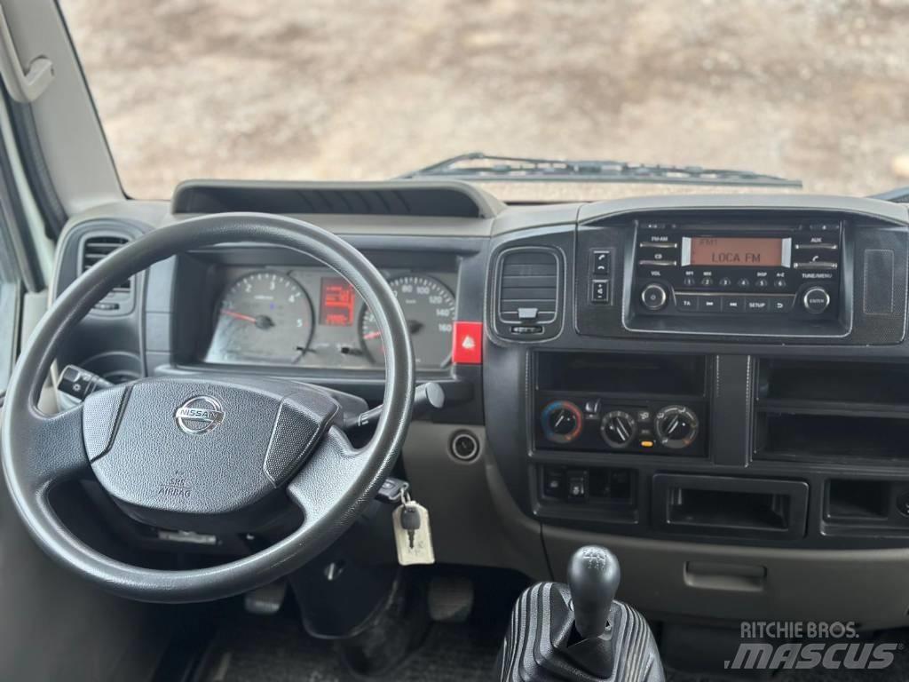 Nissan NT 400 Kis teherszállító/Platós kocsi
