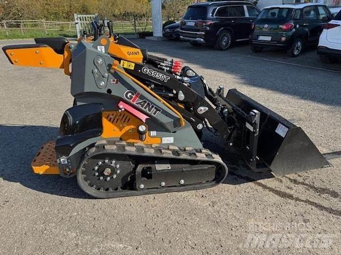 GiANT GS 950T Gumikerekes homlokrakodók