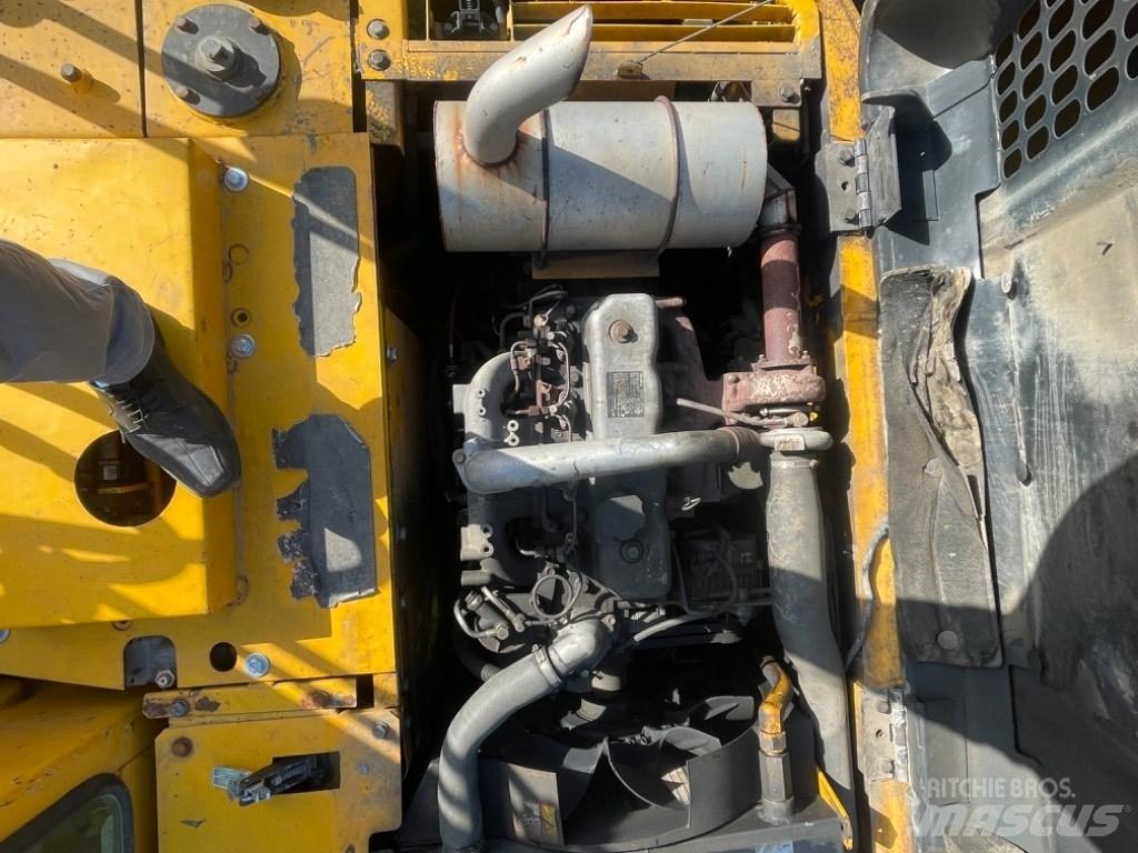 JCB JS 145 W Gumikerekes kotrók