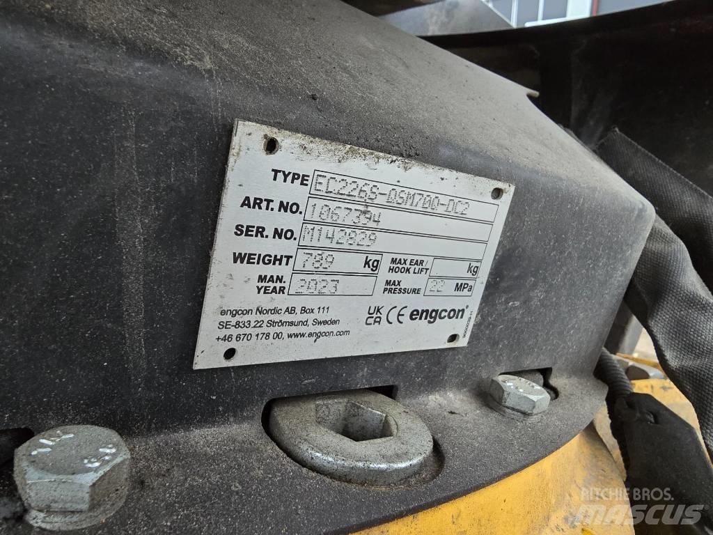 Komatsu PC 228 US-11 Lánctalpas kotrók