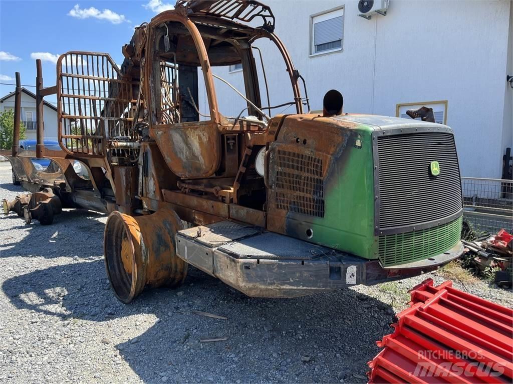 John Deere 1110E Kihordók