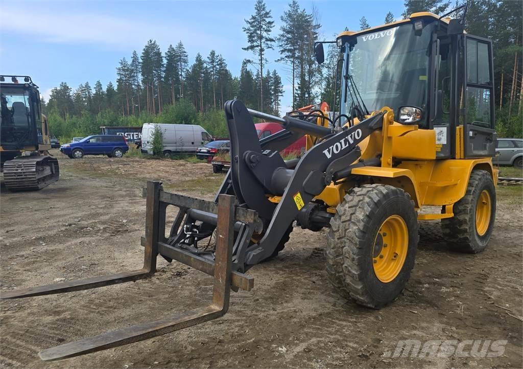 Volvo L30G Gumikerekes homlokrakodók