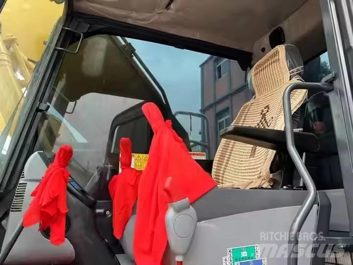 Komatsu PC 200 Lánctalpas kotrók