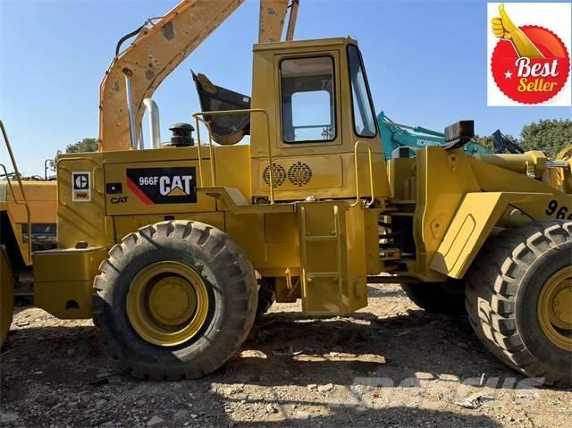 CAT 966 F Gumikerekes homlokrakodók