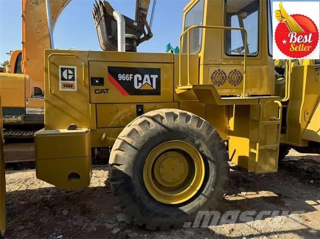 CAT 966 F Gumikerekes homlokrakodók