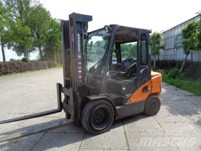 Doosan D35C-7 Dízel targoncák