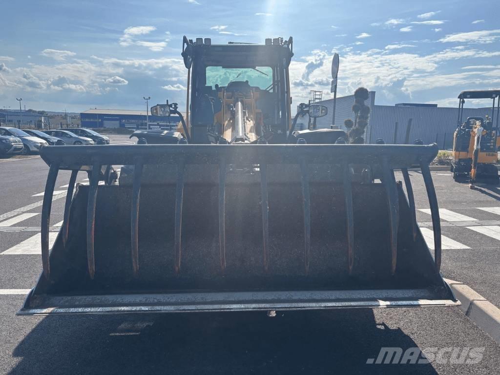 JCB TM 320 S Teleszkópos mezőgazdasági rakodók
