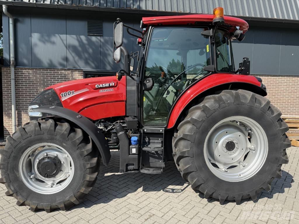 CASE Farmall 100X Traktorok