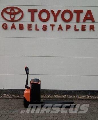 Toyota LWE 200 Gyalogkíséretű targonca