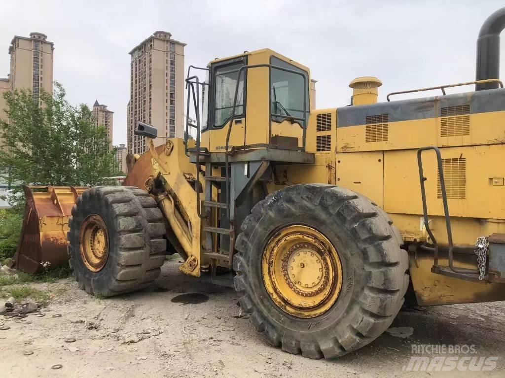 Komatsu WA 600-3 Gumikerekes homlokrakodók