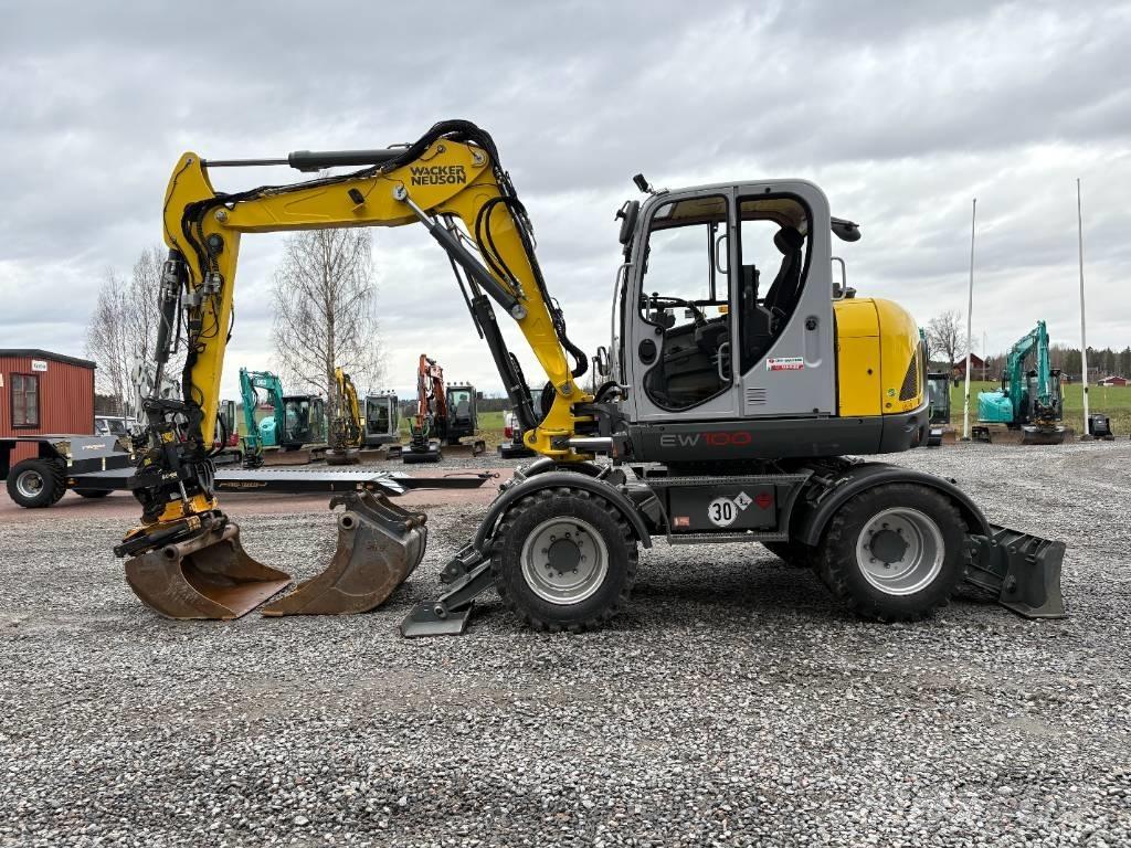 Wacker Neuson EW100 Gumikerekes kotrók