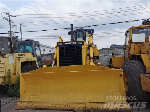 Komatsu D85-21 lánctalpas dózerek
