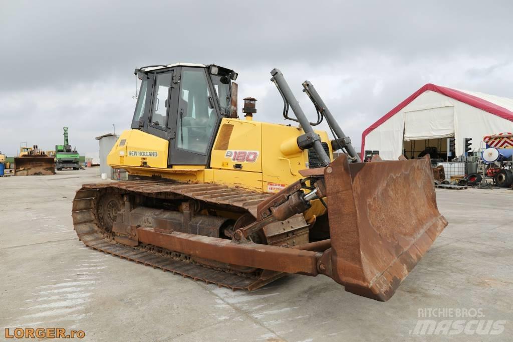New Holland D 180 lánctalpas dózerek