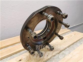 JLG 307 wheel hub Gumiabroncsok, kerekek és felnik