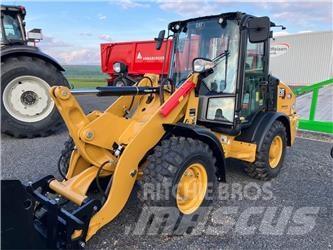 CAT 906 Gumikerekes homlokrakodók