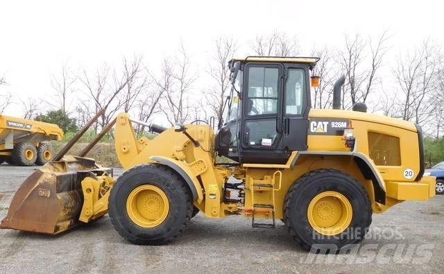 CAT 926M Gumikerekes homlokrakodók