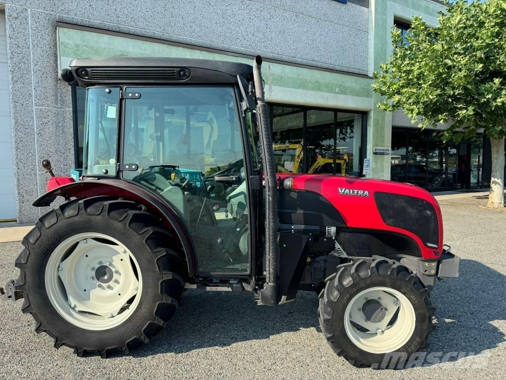 Valtra F95 Traktorok