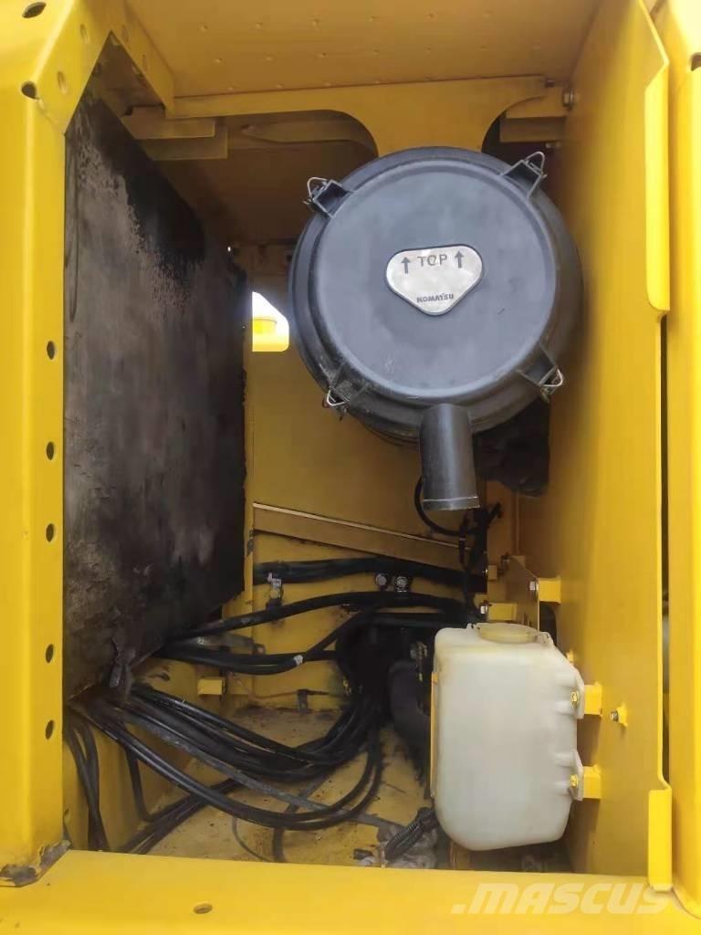 Komatsu 220-8 Lánctalpas kotrók