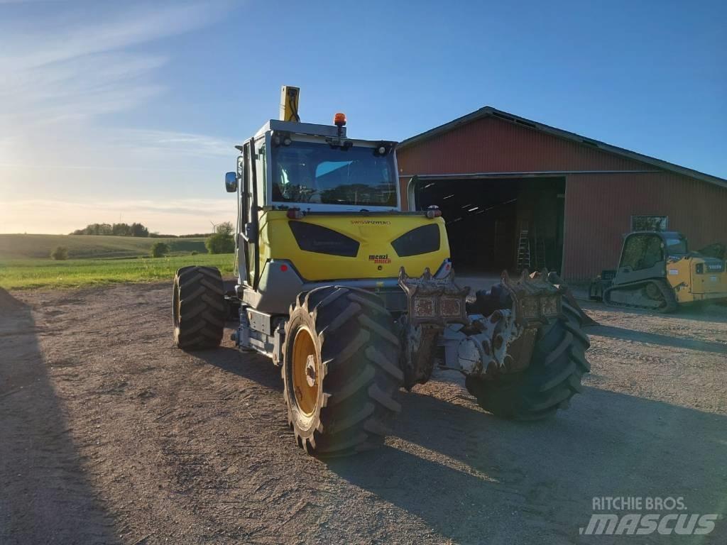 Menzi Muck M545 Gumikerekes kotrók