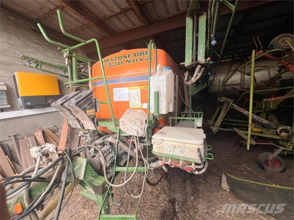 Amazone S330 Nova Vontatott trágyaszórók