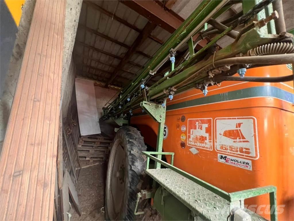 Amazone S330 Nova Vontatott trágyaszórók