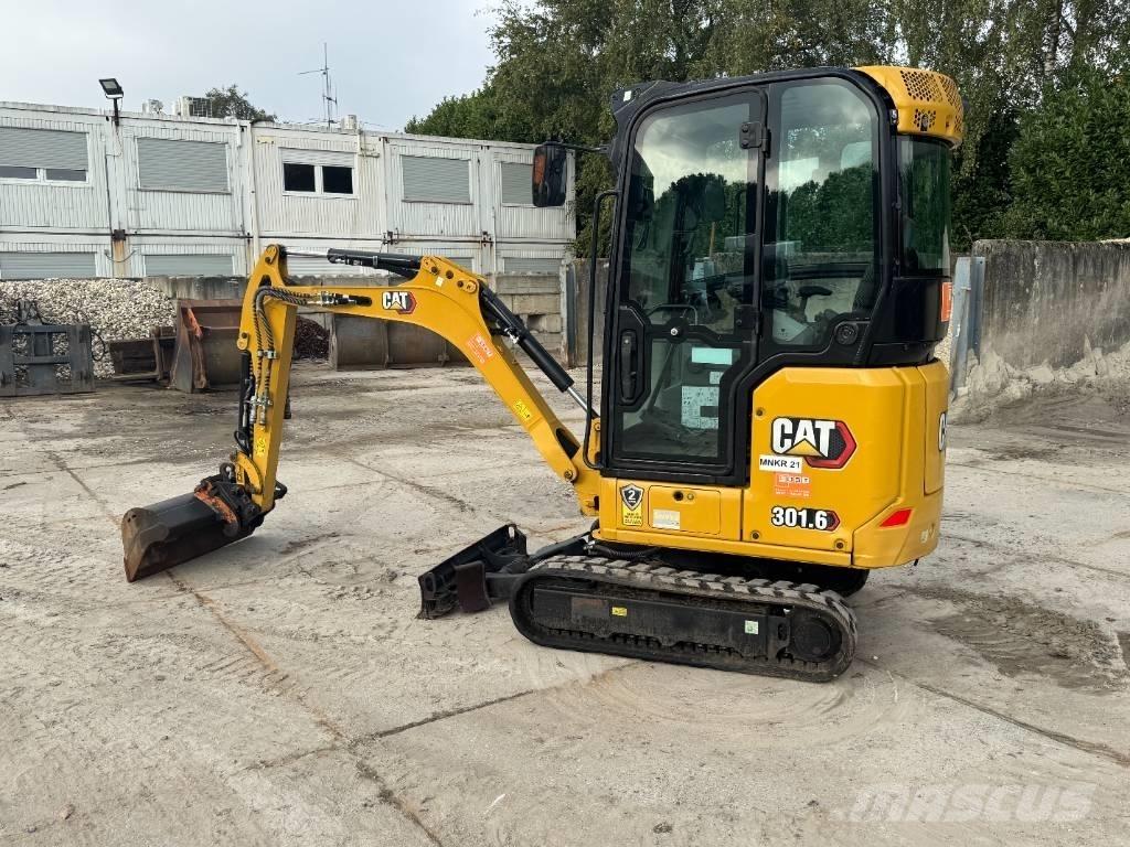 CAT 301.6 Mini kotrók < 7t