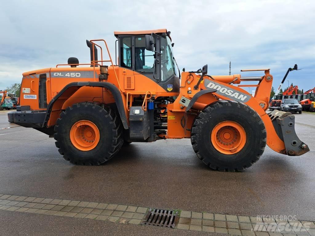 Doosan DL 450-3 Gumikerekes homlokrakodók