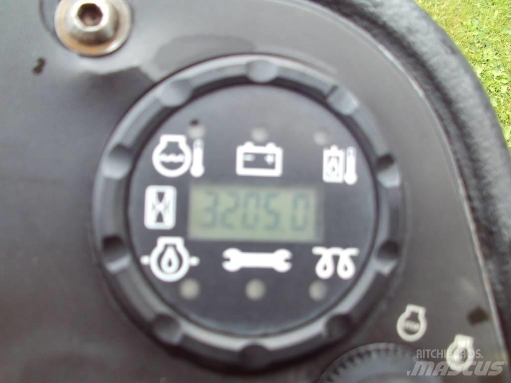 John Deere 8800 Ráülős fűnyírók